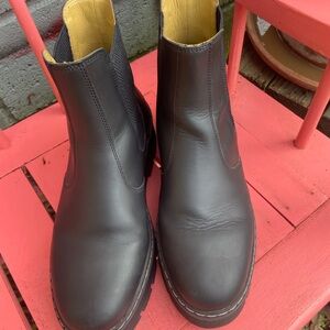 Men’s/Women’s Size 8/9 (run big, sizing more like 9.5-10.5) Chelsea Platforms